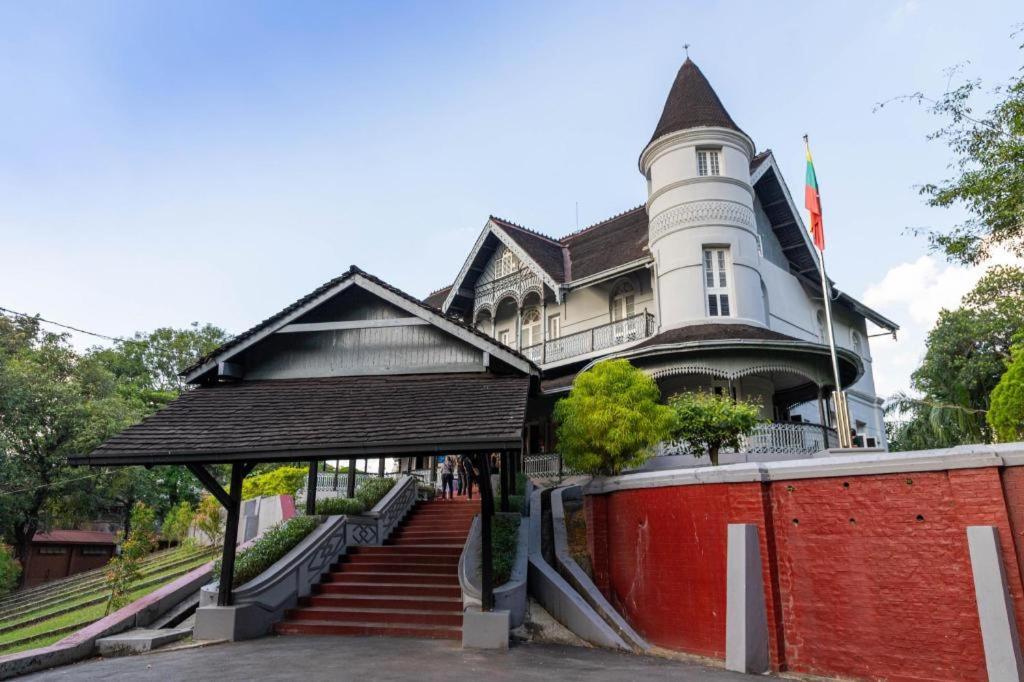 8Day Hotel Yangon Exteriör bild