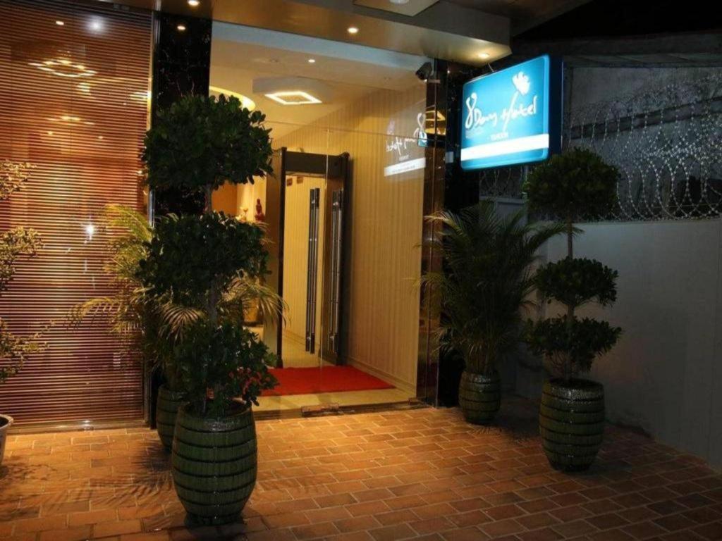 8Day Hotel Yangon Exteriör bild