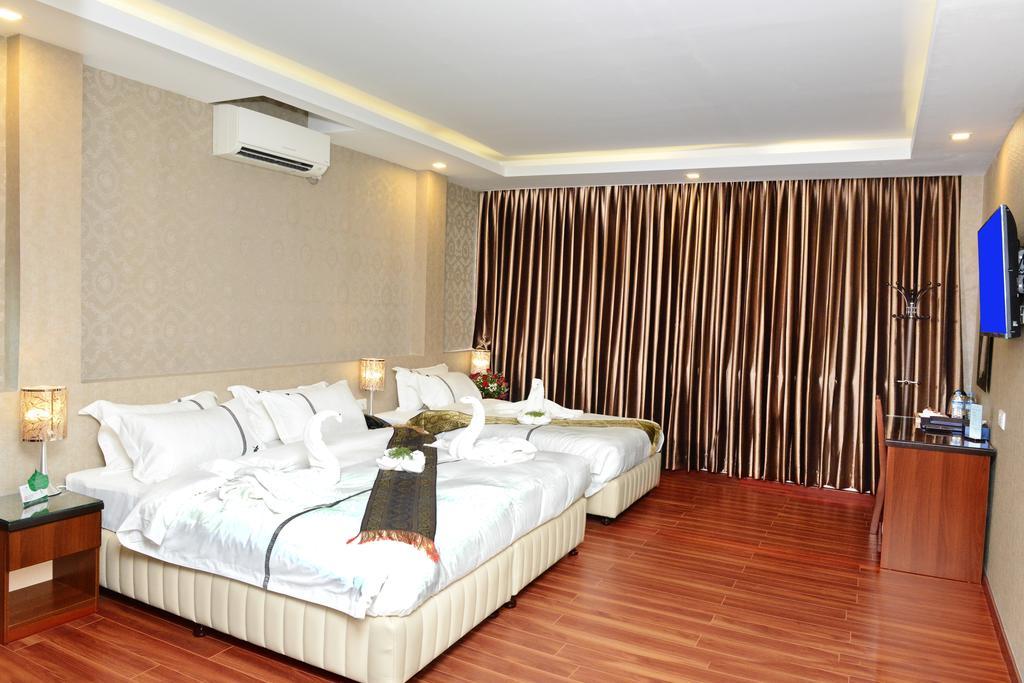 8Day Hotel Yangon Exteriör bild