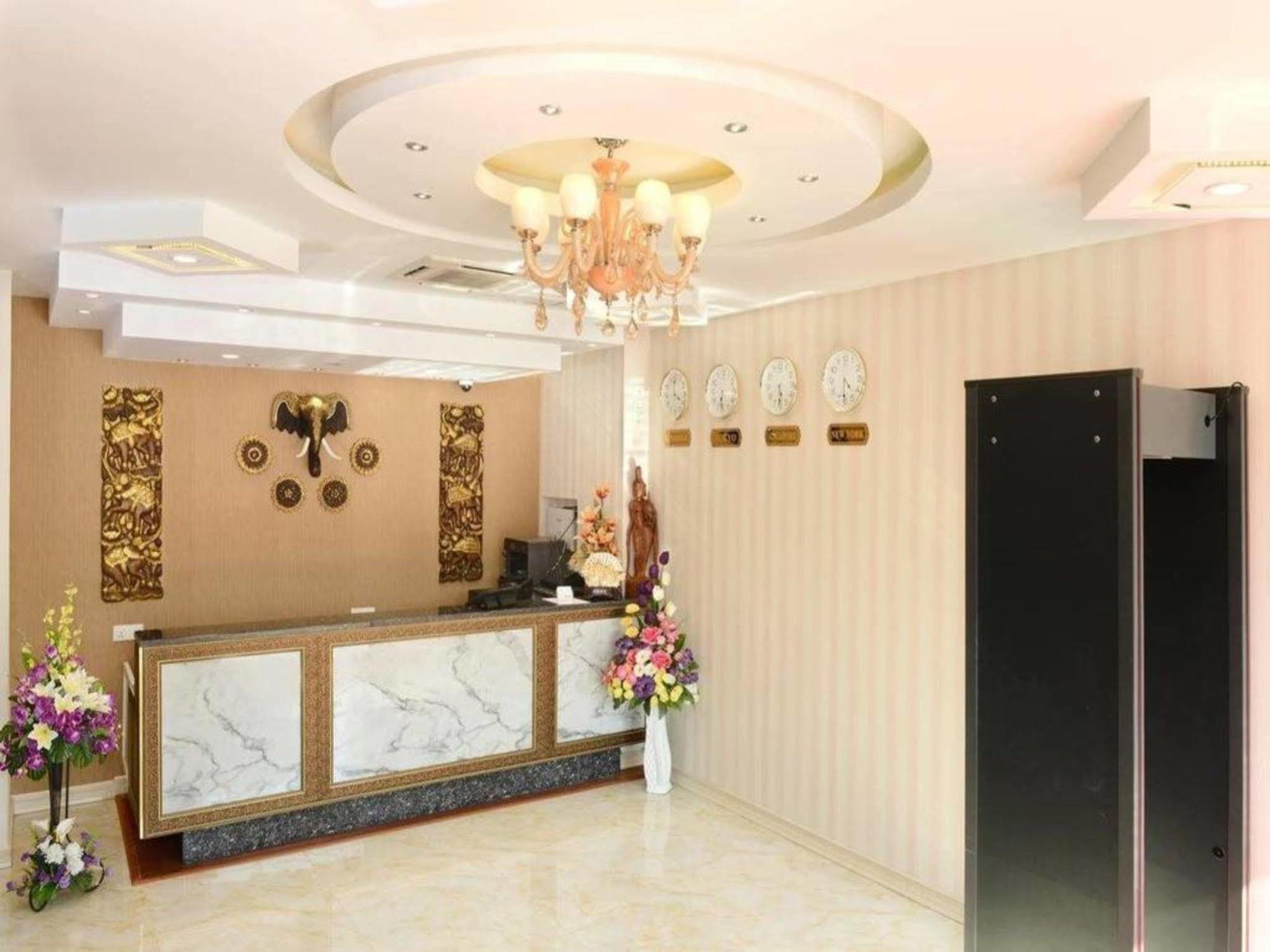 8Day Hotel Yangon Exteriör bild